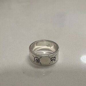 Gucci Silver Ring with Black Detailing